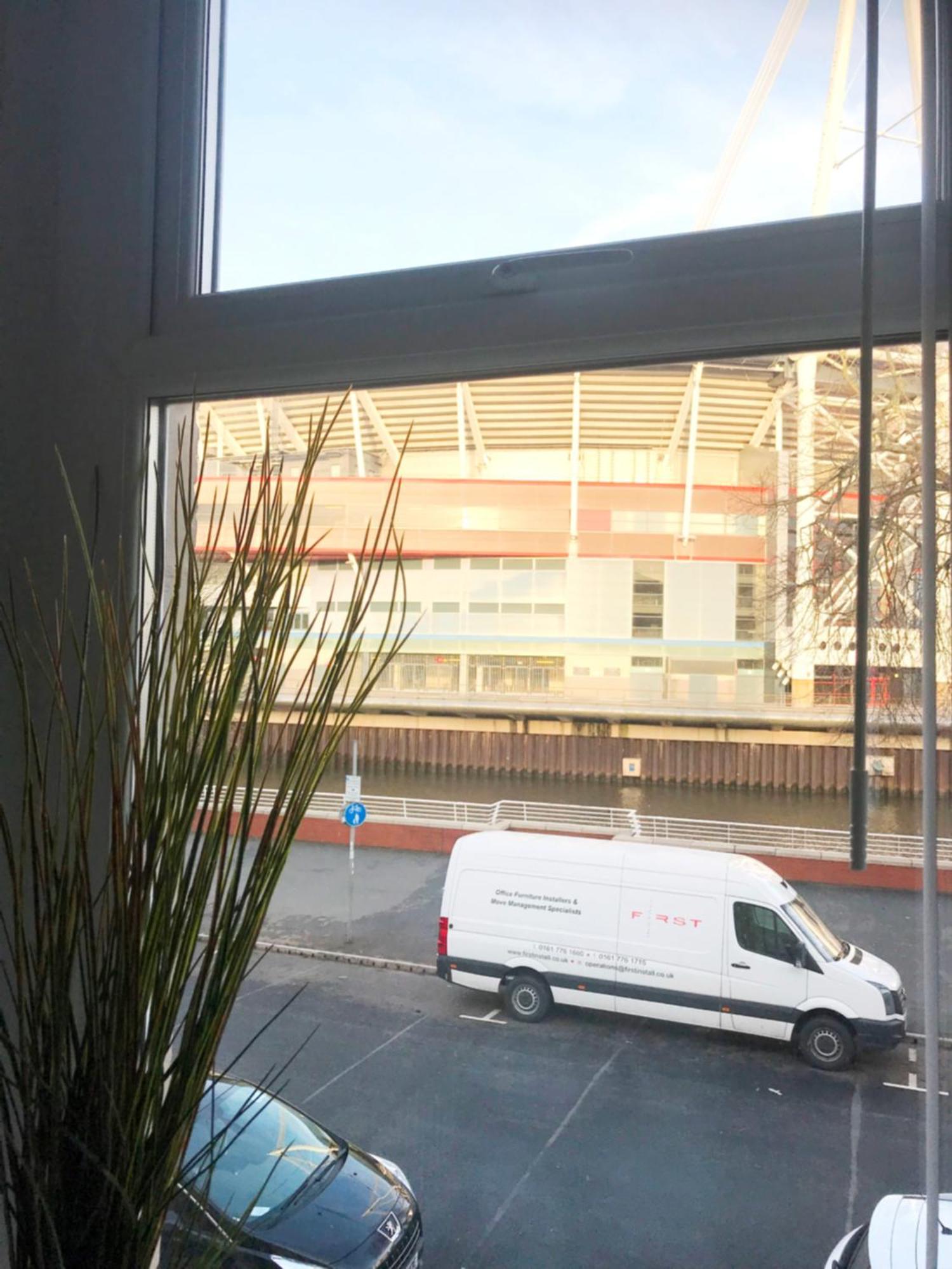 1 Fitzhamon Embankment Apartments Opposite Principality Stadium - Long Stay Offer Cardiff Ngoại thất bức ảnh