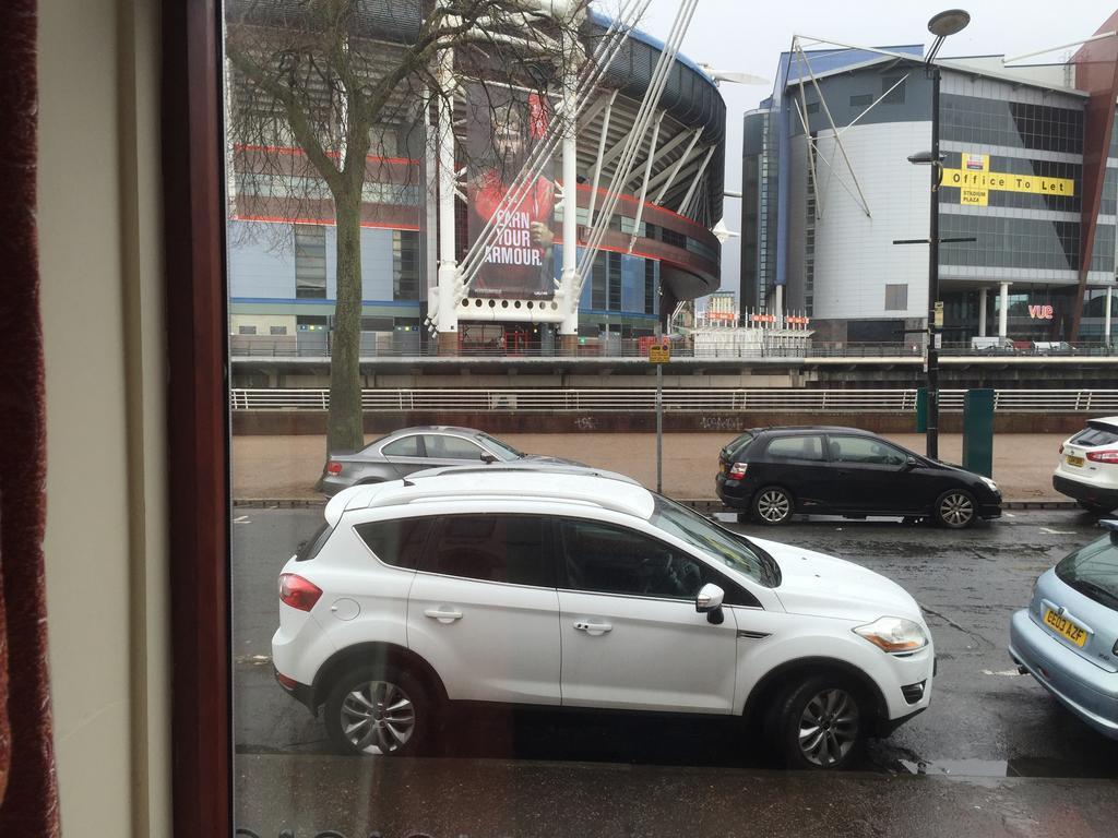 1 Fitzhamon Embankment Apartments Opposite Principality Stadium - Long Stay Offer Cardiff Phòng bức ảnh