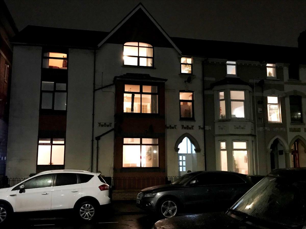 1 Fitzhamon Embankment Apartments Opposite Principality Stadium - Long Stay Offer Cardiff Ngoại thất bức ảnh